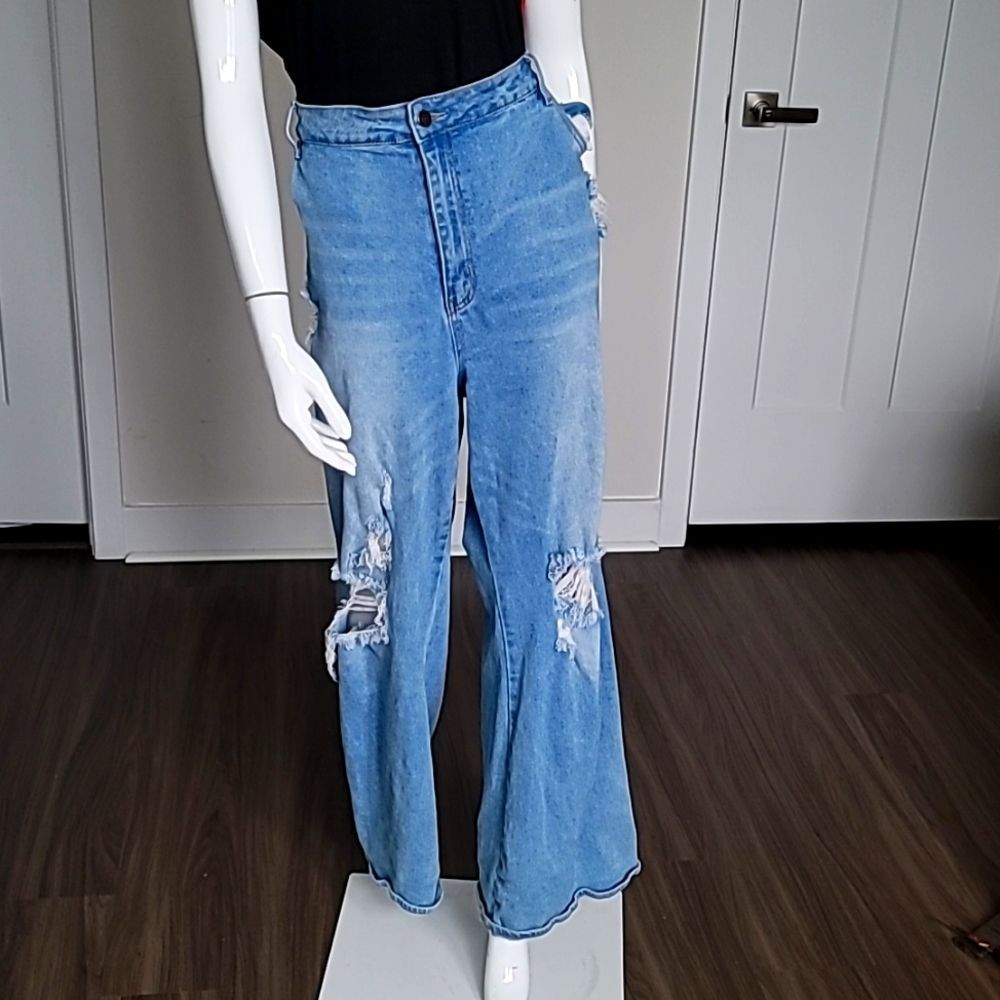 Almost Famous plus size Size 24 ripped style flare denim jeans with bottom flare